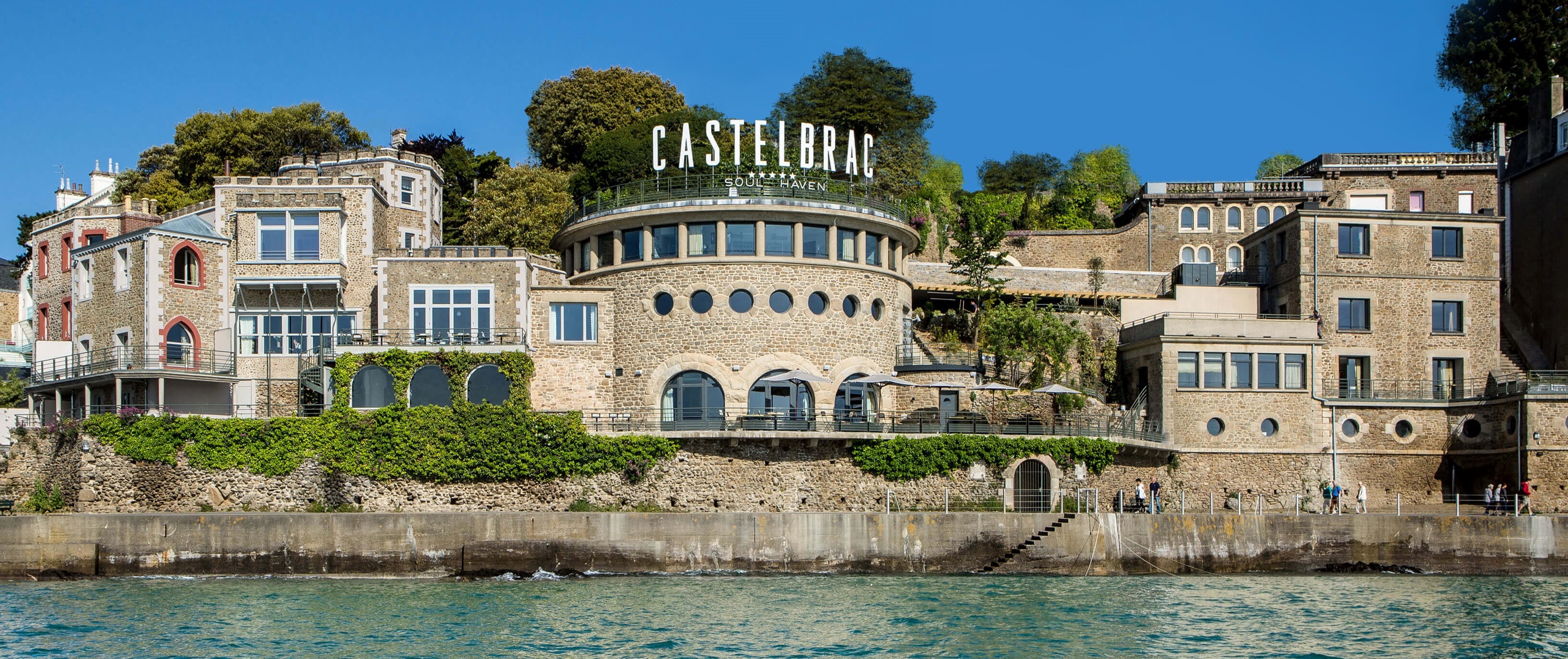 PMS Hotsoft 8 le premier hôtel 5 étoiles équipé Hoist Group